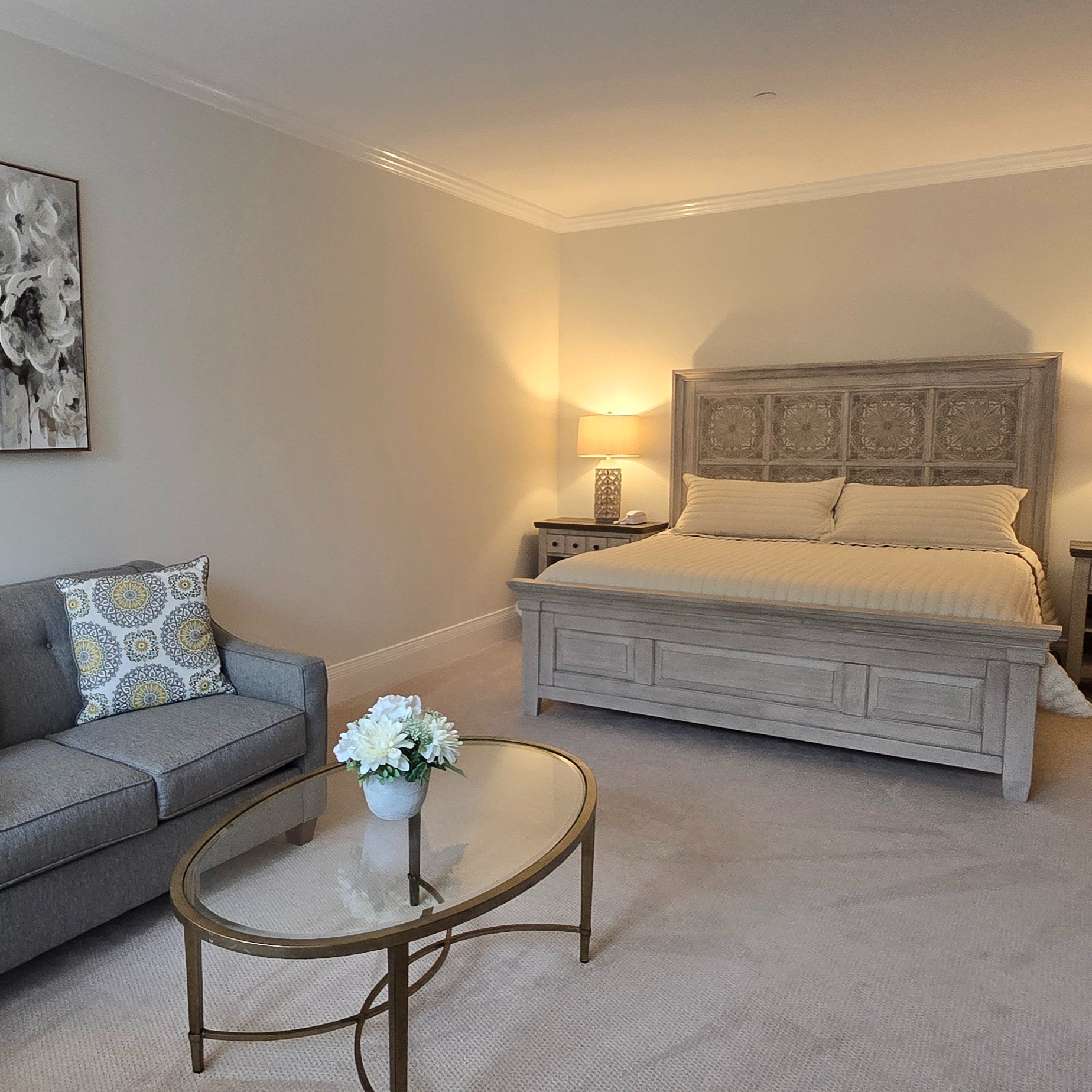 Elegant guest suite at Meadow Ridge